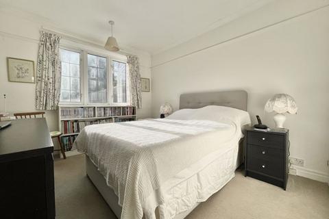 2 bedroom maisonette for sale, Albany Crescent, Esher