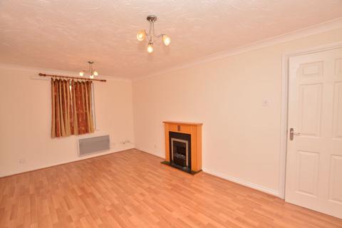 2 bedroom apartment to rent, Hurworth Avenue, Slough