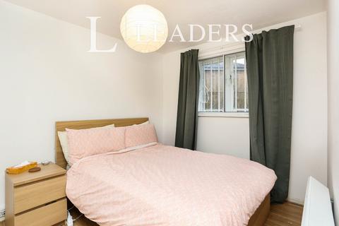 1 bedroom apartment to rent, Silver Close, New Cross, SE14