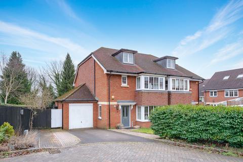 4 bedroom semi-detached house for sale, Woodfield Close, Coulsdon CR5