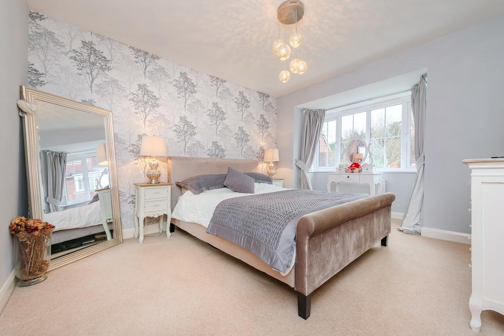 12 Woodfield Close Low Res 0015  IMM2352-Enhanced-