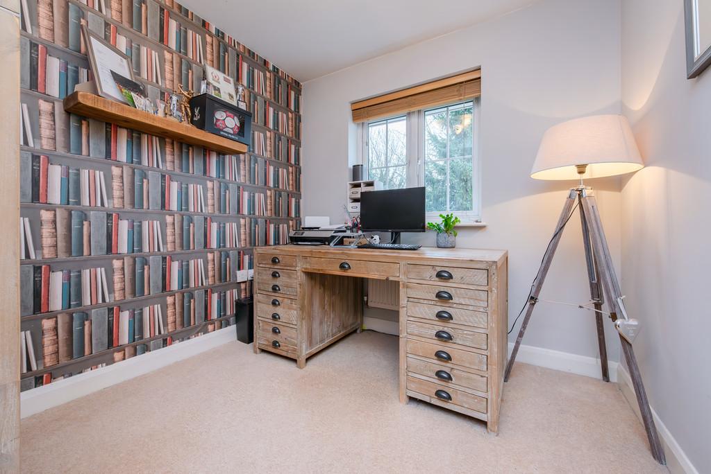12 Woodfield Close Low Res 0021  IMM2387-Enhanced-