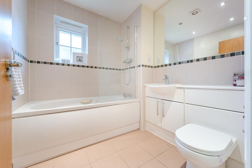 12 Woodfield Close Low Res 0020  IMM2383-Enhanced-