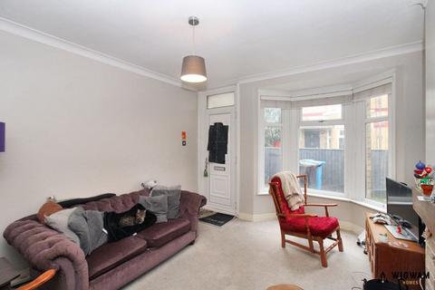 2 bedroom end of terrace house for sale, Lynton Avenue, Perth Street West, Hull, HU5