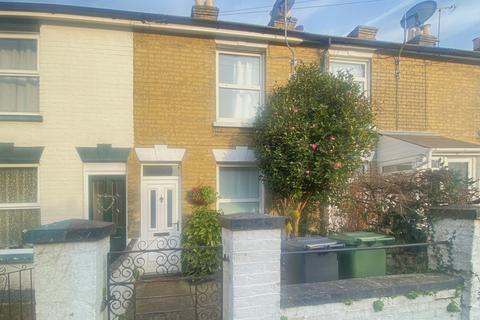 2 bedroom terraced house to rent, Bernard Road, Cowes