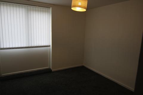 2 bedroom flat to rent, Woodlands Court, Newcastle upon Tyne, NE15