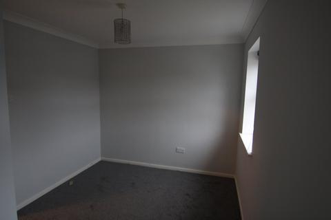 2 bedroom flat to rent, Woodlands Court, Newcastle upon Tyne, NE15