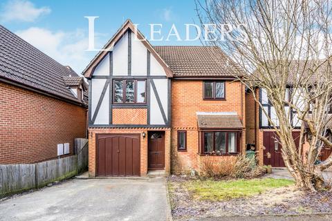 4 bedroom detached house to rent, Chalice Court, Hedge End, SO30