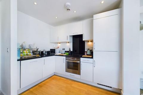 2 bedroom apartment for sale, The Quays, Chatham Maritime