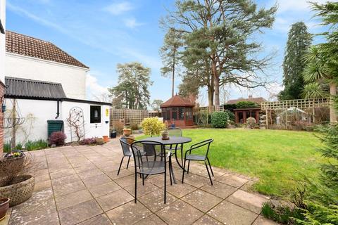 5 bedroom detached house for sale, New Road, Ferndown BH22