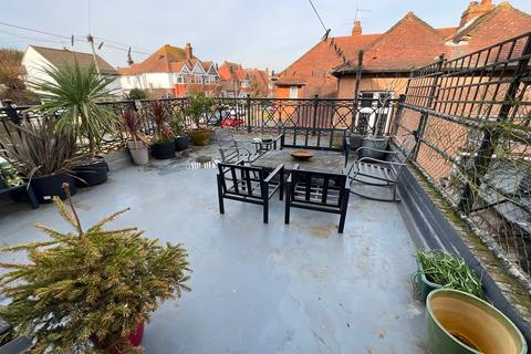 4 bedroom apartment for sale, Collington Avenue, Bexhill-on-Sea, TN39