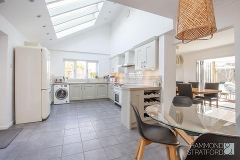 4 bedroom detached bungalow for sale, Burdock Lane, Barford