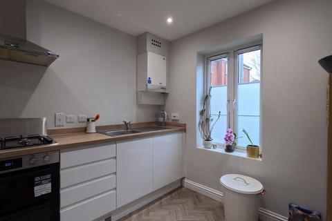 3 bedroom end of terrace house for sale, Fishers Mead, Long Ashton