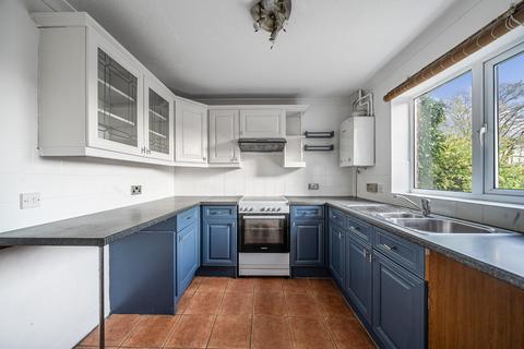 3 bedroom end of terrace house to rent, Orchard Close, Hampshire SO24