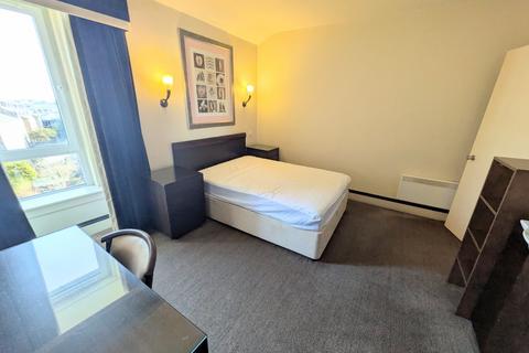 2 bedroom flat to rent, Rosemount Viaduct, Aberdeen, AB25