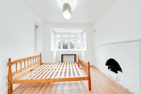 3 bedroom apartment for sale, London NW2