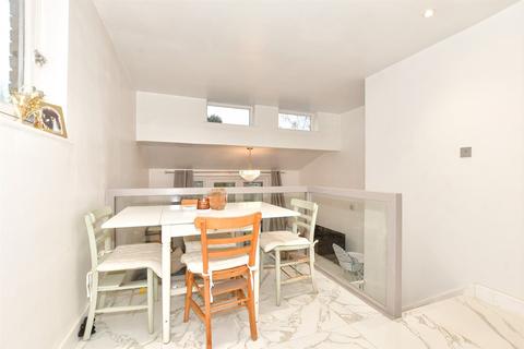 2 bedroom end of terrace house for sale, Middle Wall, Whitstable, Kent