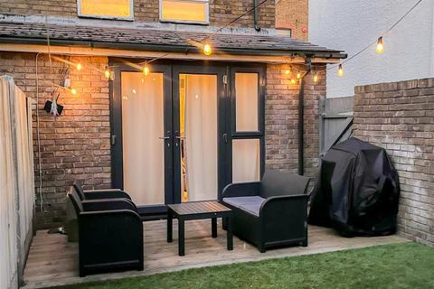 30 Middle Wall, Whitstable, CT5 1BJ