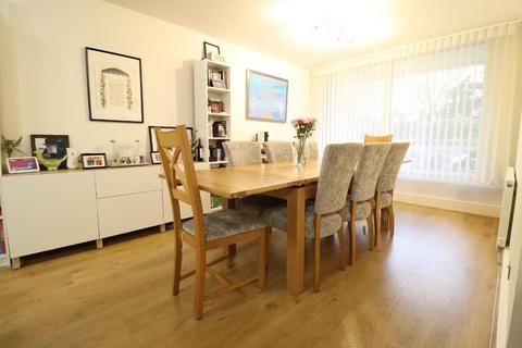 2 bedroom apartment for sale, Edgware HA8