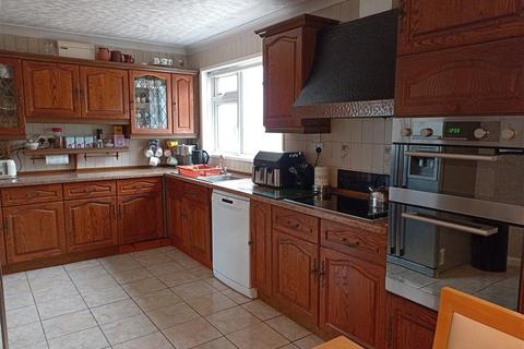 4 bedroom property with land for sale, Aberbanc Road, Henllan, Llandysul, Ceredigion, SA44 5TD