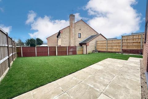 3 bedroom detached house for sale, Launton Close, Luton, Bedfordshire, LU3 4BF