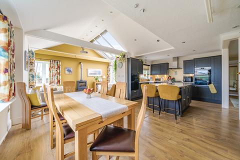 5 bedroom detached house for sale, Deans Park, South Molton, Devon, EX36