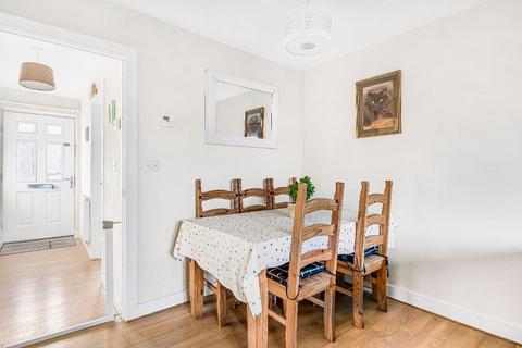 4 Barton Field, Cambridge, Gloucester, GL2 7DH