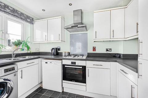 4 Barton Field, Cambridge, Gloucester, GL2 7DH