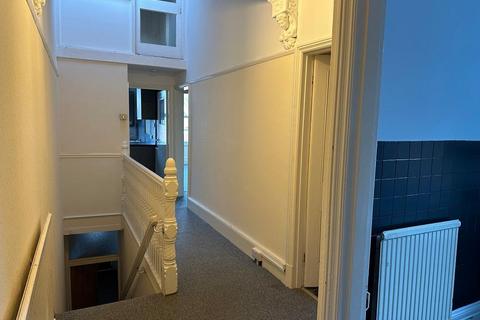 2 bedroom flat to rent, Milward Road, Hastings, East Sussex, TN34 3RR