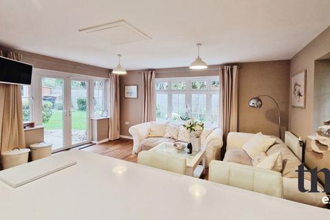 4 bedroom detached house for sale, Colemans Close, Dunmow CM6