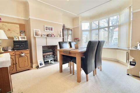 12 Dovedale Road, Wirral, CH47 3AW