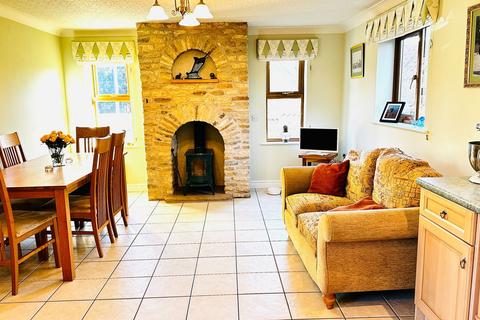 4 bedroom cottage for sale, The Green, Lincoln LN1