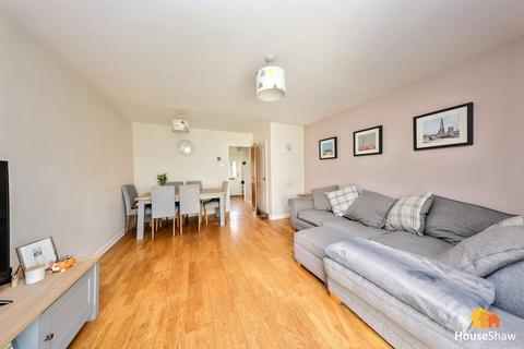 2 bedroom end of terrace house for sale, Falcon Rise, Downley, High Wycombe, HP13 5JT