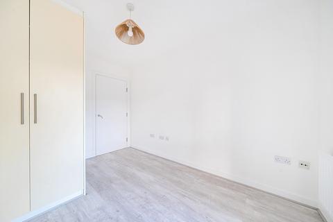 2 bedroom apartment for sale, Fortune Avenue, Edgware, Middlesex