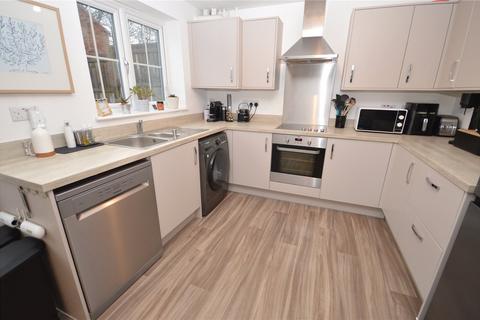 2 bedroom semi-detached house for sale, Woodlands Grove, Leeds, West Yorkshire