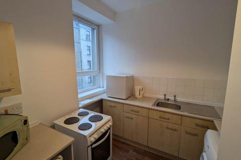 2 bedroom flat to rent, 16  1/1 Rosefield Street, ,