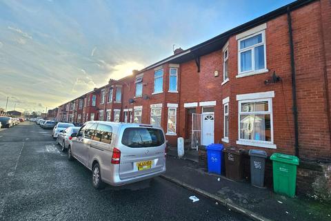 3 bedroom terraced house to rent, South Street, Longsight, Manchester, M12