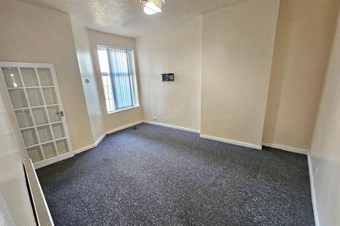 3 bedroom terraced house to rent, South Street, Longsight, Manchester, M12