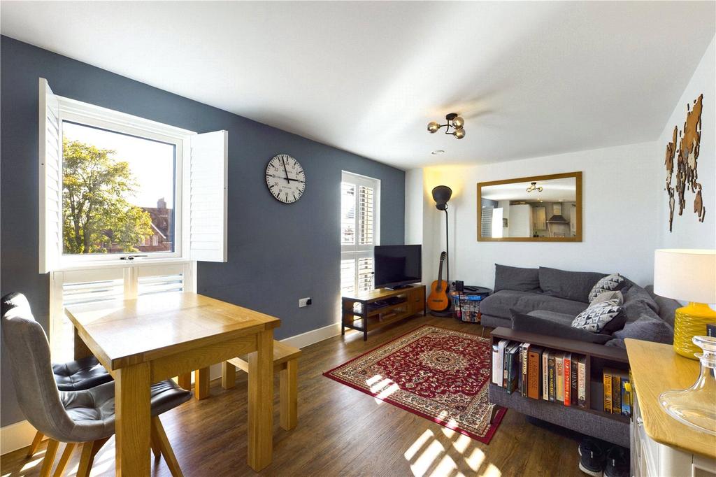 Living/Dining Area
