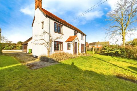 4 bedroom detached house to rent, Newtown, Tadley, Hampshire, RG26