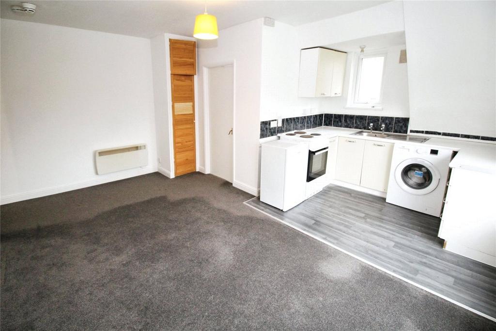 Lounge/ Kitchen 3