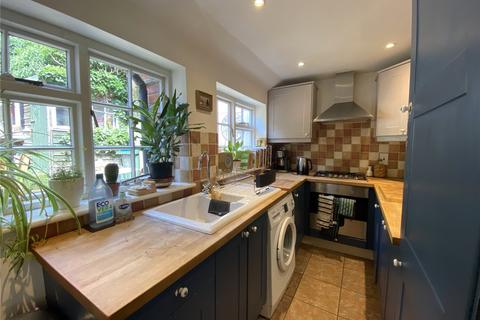 2 bedroom terraced house to rent, Well Street, Buckinghamshire MK18