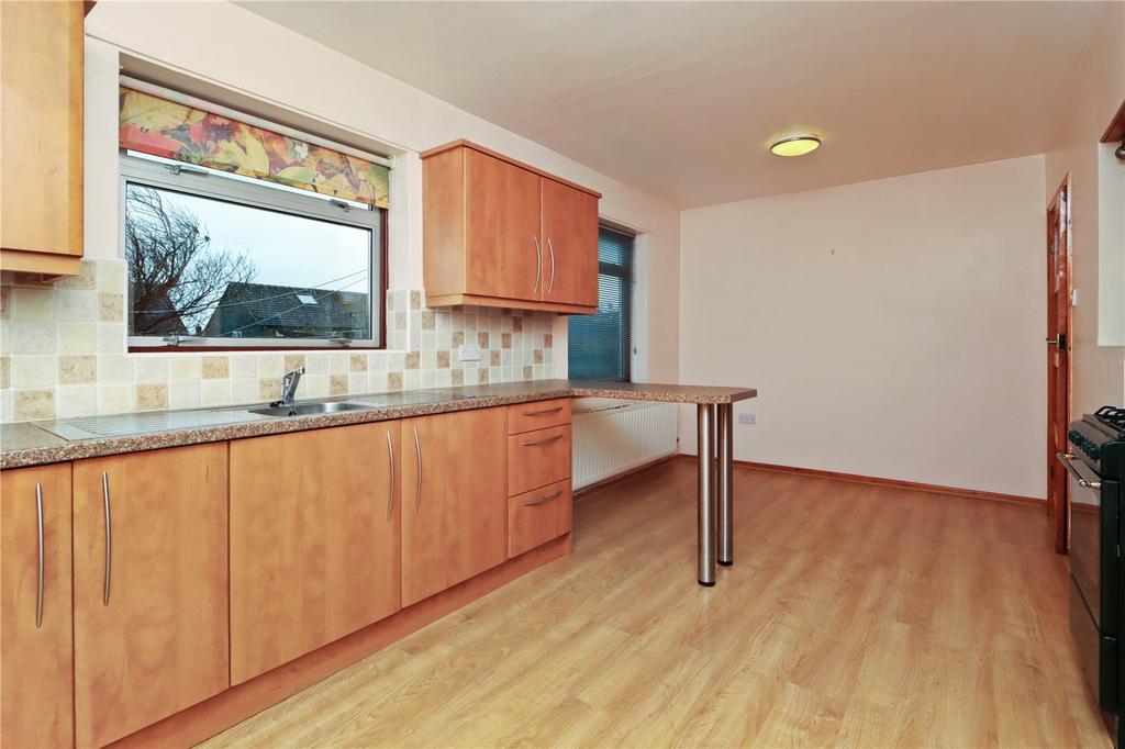 Kitchen Diner Pic 1