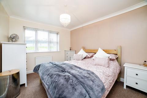 3 bedroom bungalow for sale, Derwent Drive, Nottingham NG17