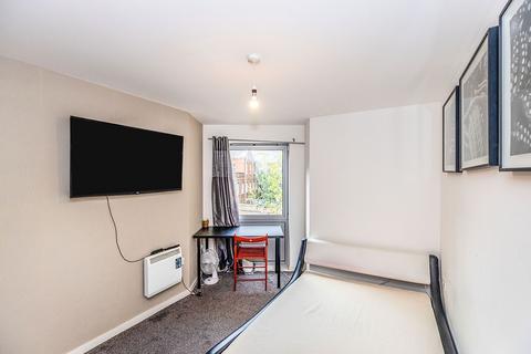 2 bedroom flat to rent, Admiralty Road, Portsmouth PO1
