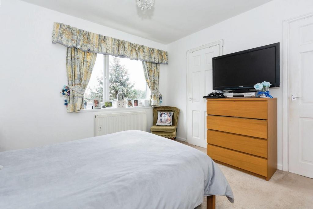 Bedroom 2 (3}.jpg