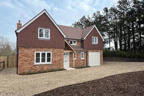 4 bedroom detached house for sale, Wildmoor Lane, Sherfield-on-Loddon, RG27