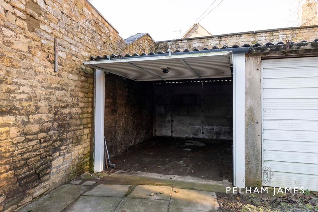 Garage, 16 Austin Street, Stamford