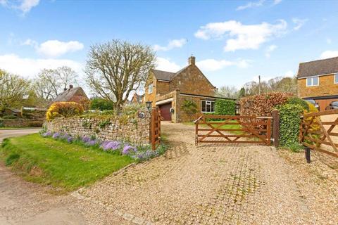 3 bedroom detached house for sale, The Green, Oxfordshire OX15