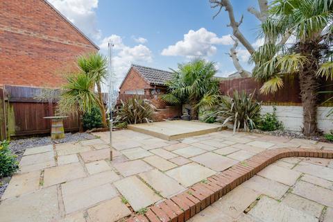 42 Avranches Avenue, Crediton, EX17 2HB